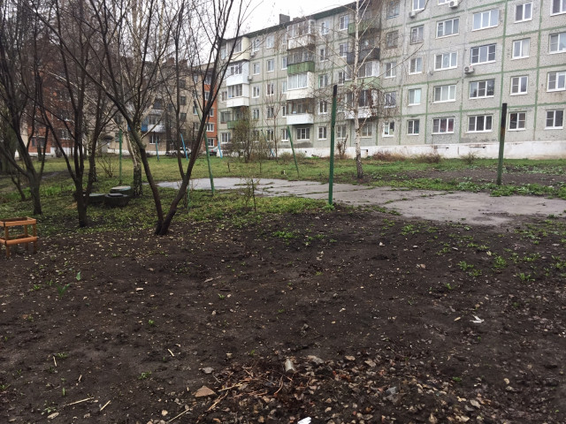 Обустройство детской площадки в городе Новомосковске по улице Трудовые резервы дома 70А