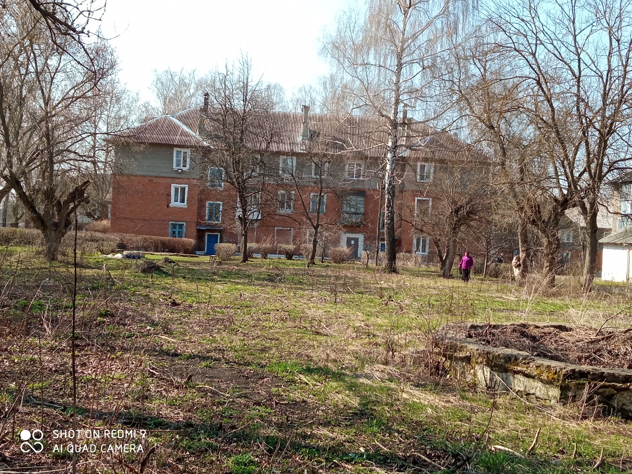 Обустройство спортивной  площадки в п. Майский, ул.Шахтеров, напротив дома №18 Узловского района