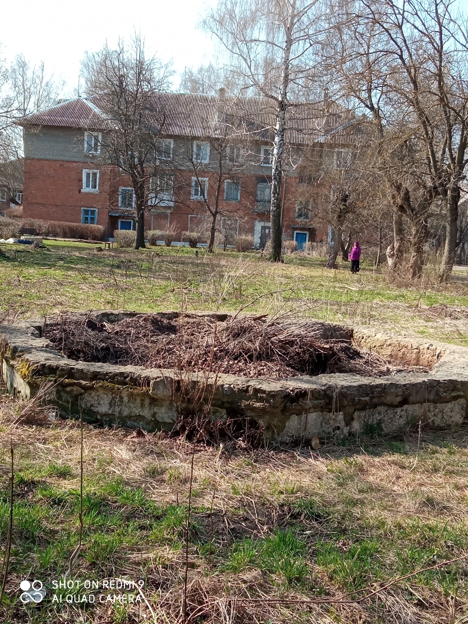 Обустройство спортивной  площадки в п. Майский, ул.Шахтеров, напротив дома №18 Узловского района