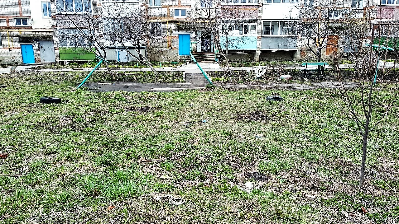 Обустройство спортивной площадки во дворе дома № 6 по ул. Школьная, мкр. Северо-Задонск, г. Донской