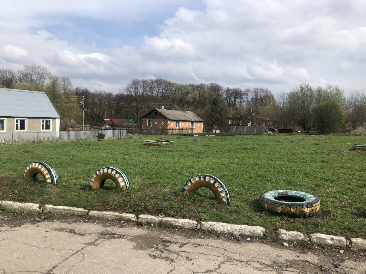 Обустройство детской игровой площадки в пос. Березовский, ул. Молодежная, Киреевкого района