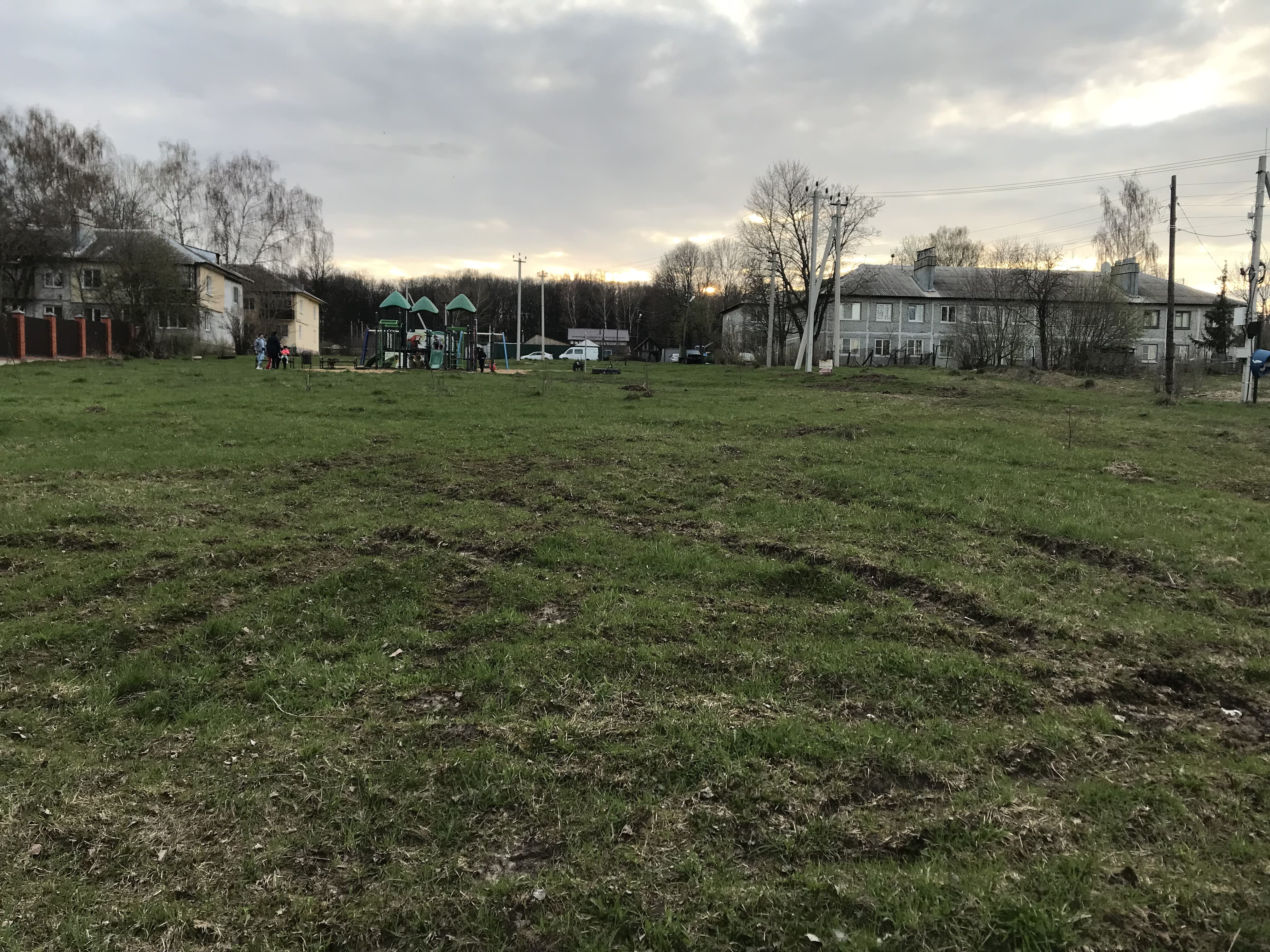 Обустройство спортивной площадки на улице Центральная поселка Ново-Ревякинский Ясногорского района