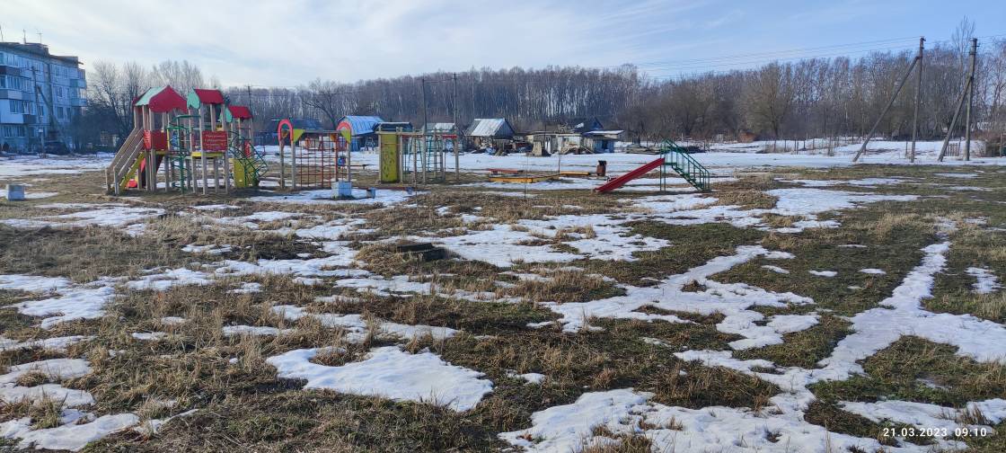 Обустройство спортивной площадки в п.Центральный, ул.Рабочая Арсеньевского района