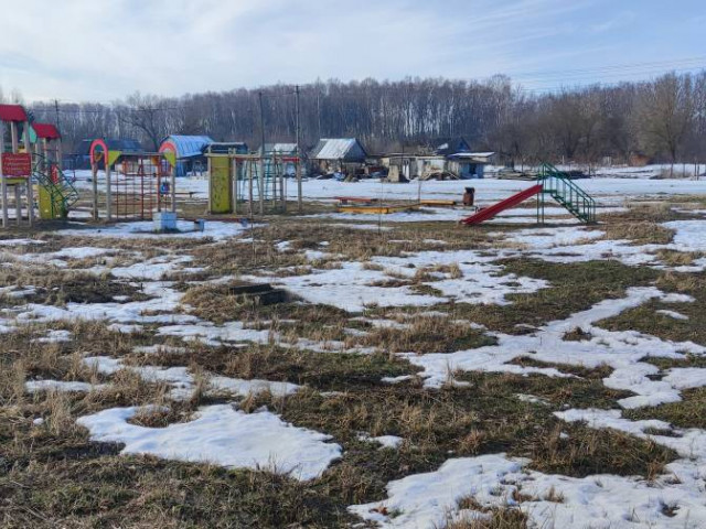 Обустройство спортивной площадки в п.Центральный, ул.Рабочая Арсеньевского района