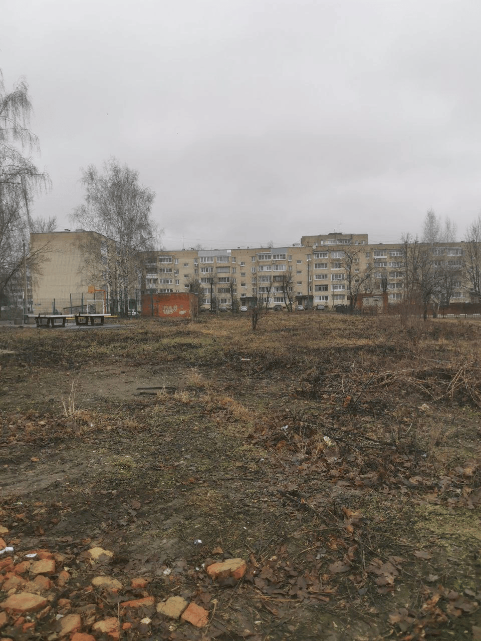 Обустройство спортивной площадки по адресу: г.Новомосковск,между домами по ул.Орджоникидзе, д. 4 и ул. Мира, д.44а