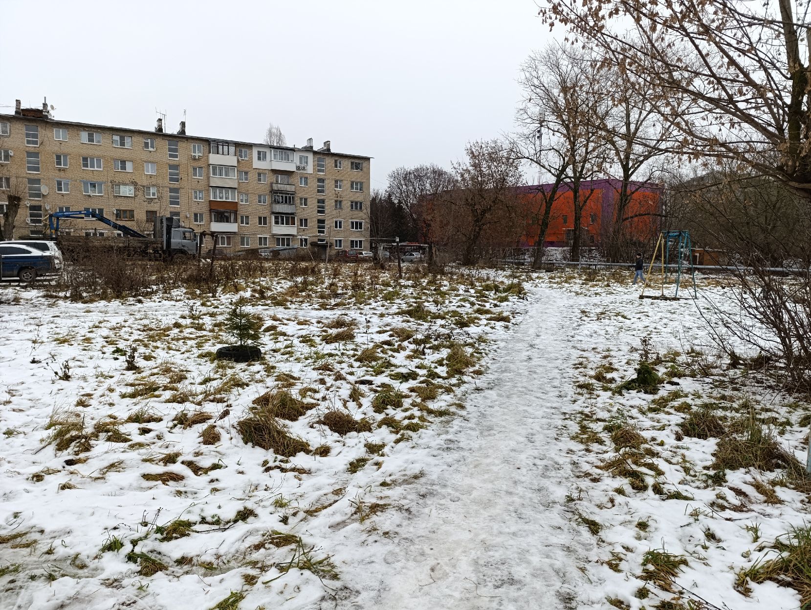 Обустройство детской игровой площадки по адресу: г. Донской,  мкр. Северо-Задонск, ул. Школьная, д. № 19 а