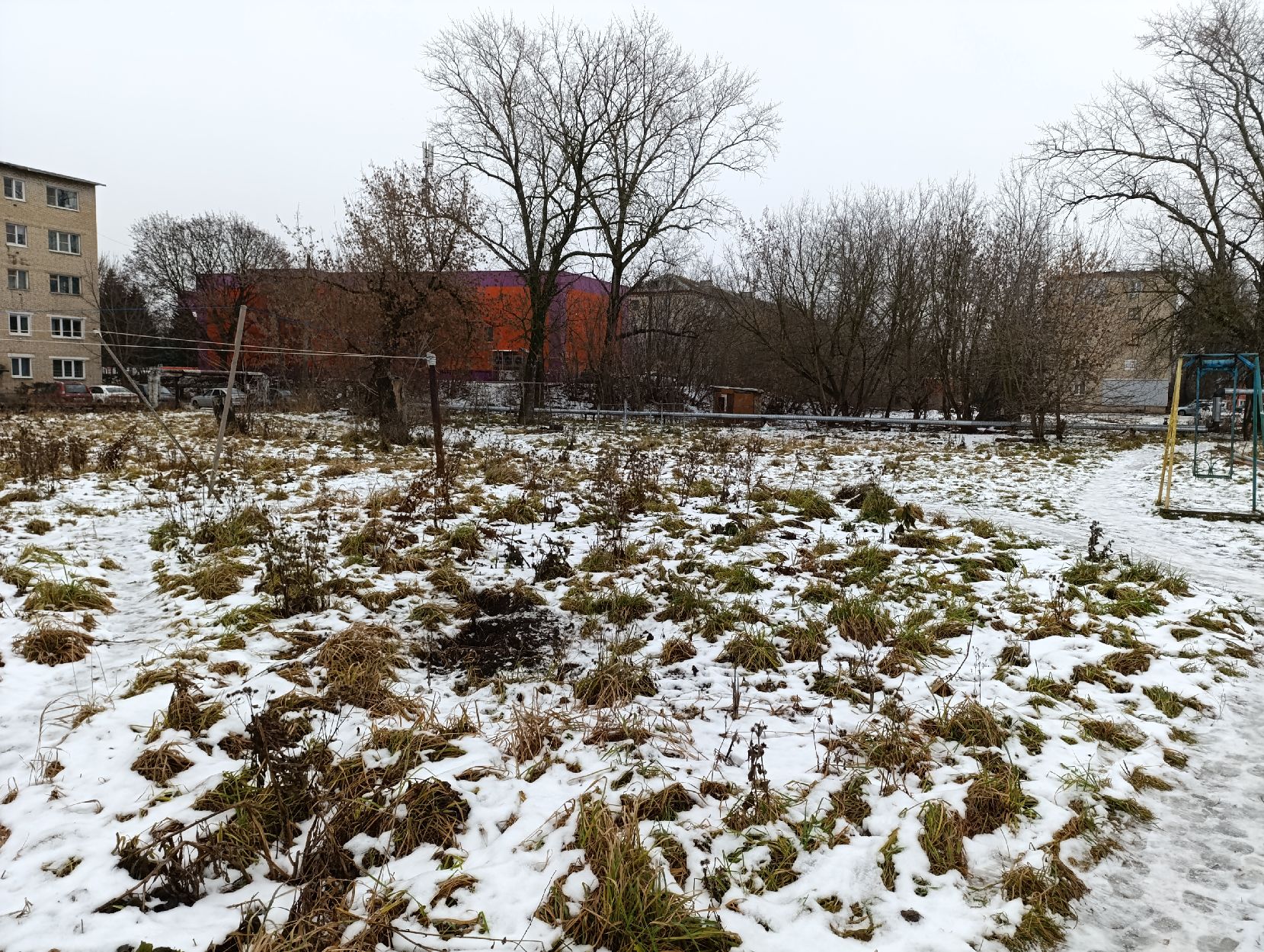 Обустройство детской игровой площадки по адресу: г. Донской,  мкр. Северо-Задонск, ул. Школьная, д. № 19 а